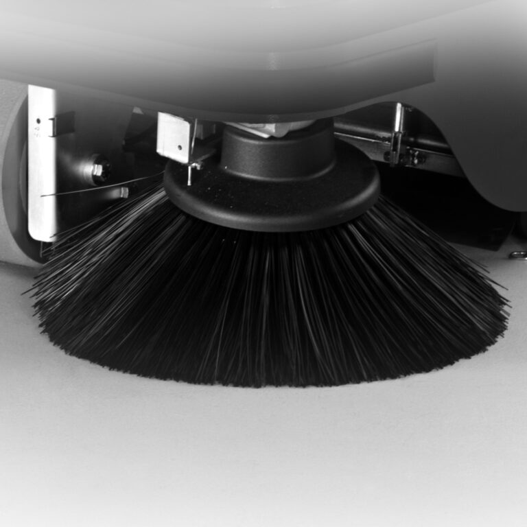 SHOCK RESISTANT SIDE BRUSHES